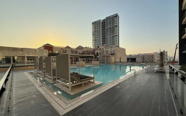 Cozy 1BR in Binghatti Emerald