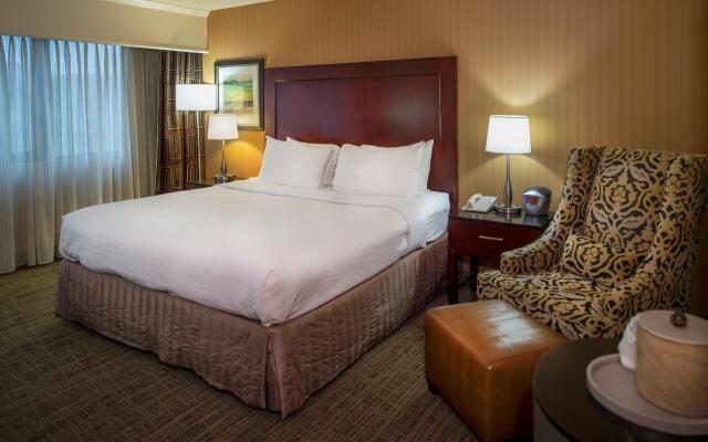 Crowne Plaza St. Louis Airport, an IHG Hotel