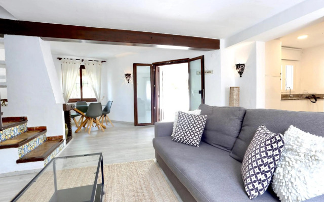 Urbanización El Oasis, 20 Villas en 1ª Línea Playa