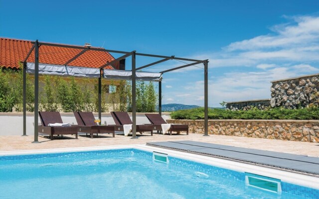Stunning Home in Betina With Wifi and 3 Bedrooms