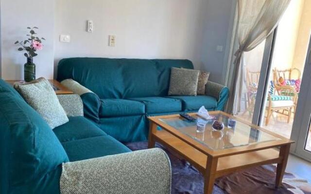 A lovely 2 BR apartment at Waterside