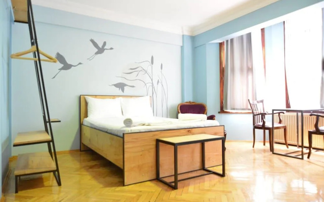 Yolohostel