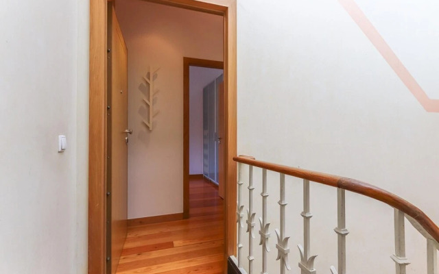 Alcantara Balcony