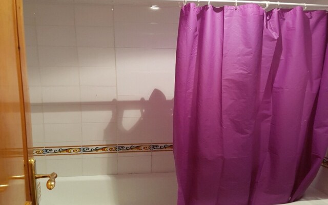 Central Comfortable Apt Born 2.1