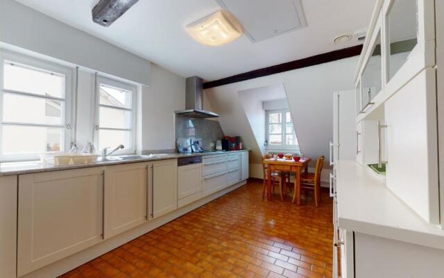 Aux Bijoux de Colmar - Le Saphir - 1 PARKING GRATUIT