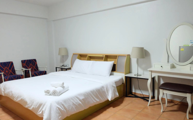 Lomsabai Apartments