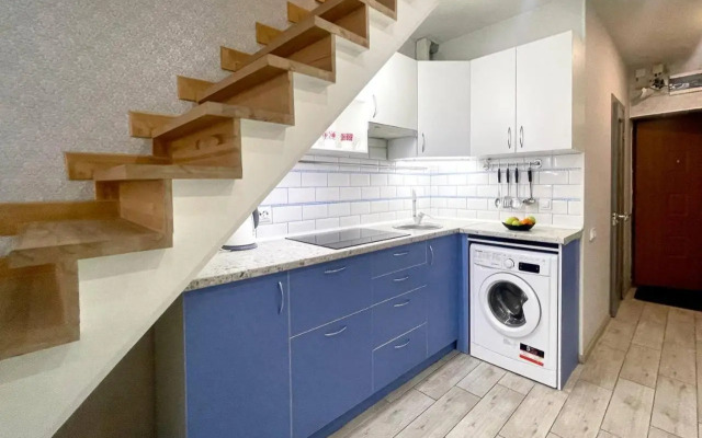 Студия возле Французского бульвара