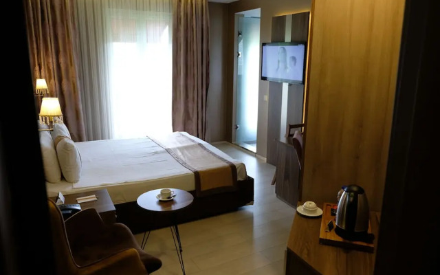 Royal Capital Hotel & Suites