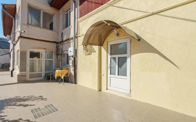 Stone Gate Apartment #3
