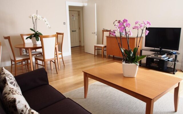 Monarch House Serviced Apartments