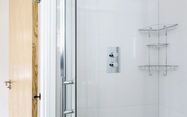 Serenity Apartment Whitechapel