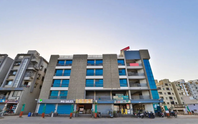 Maahi Palace By OYO Rooms