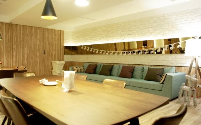 Poshpacker Hotel
