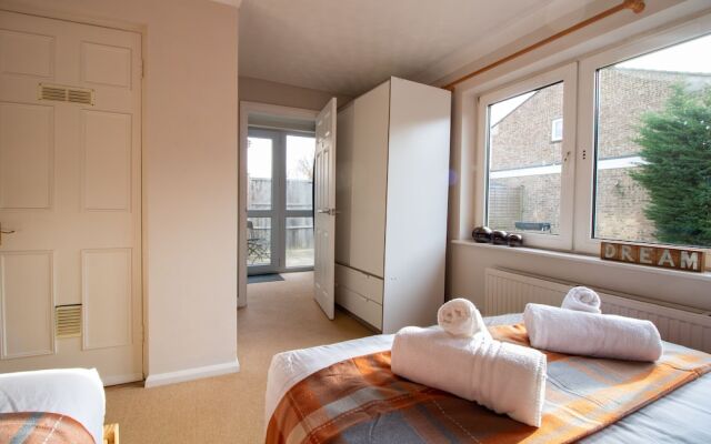 Lancaster Close Serviced Accommodation