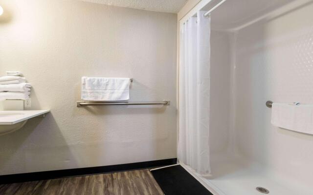 Rodeway Inn Near Hall of Fame