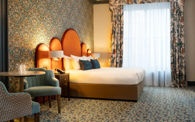 The Trinity City Hotel