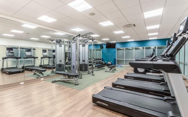 Holiday Inn Express & Suites Springfield North by IHG