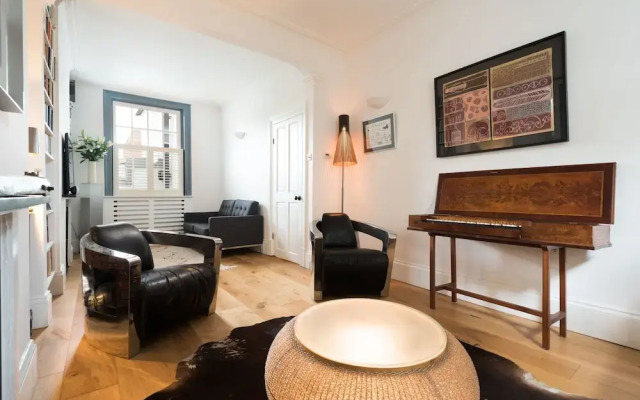 Beautiful Chiswick Home With Garden