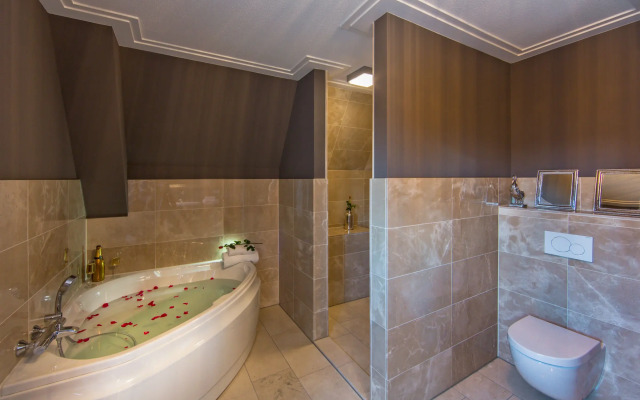 Luxury Suites Amsterdam - Member of Warwick Hotels