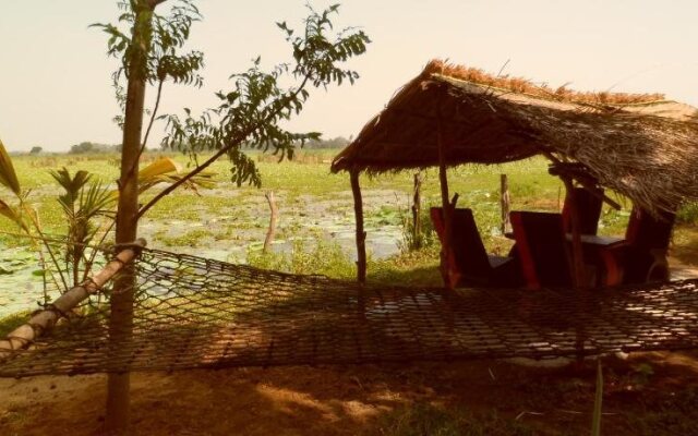 LakeSide Cabana Tissamaharama