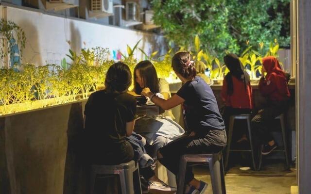 Home Addicts Hostel