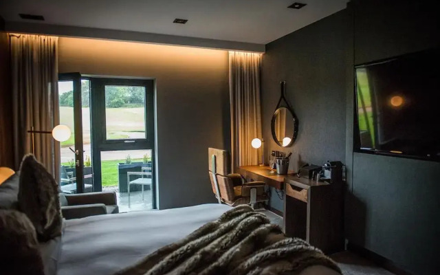 Cave Hotel & Golf Resort