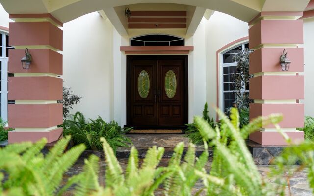 Villa Dora Mae