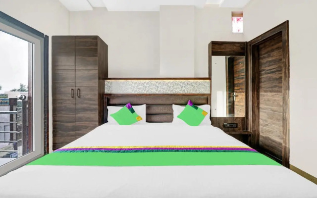 Itsy Hotels Anjali Mahal 500, Mtrs From Mathura Railway Station