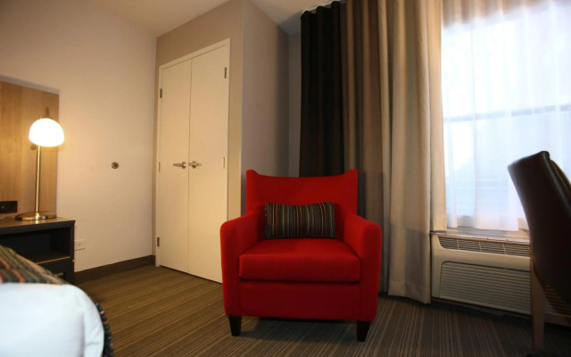 GreenTree Inn & Suites Phoenix Sky Harbor