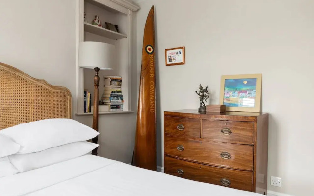 Tetcott Road by Onefinestay