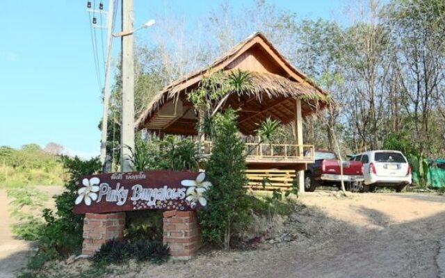 Pinky Bungalows Resort