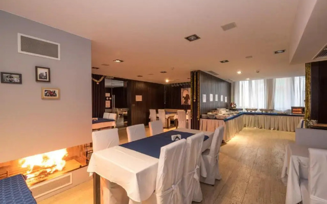 Altitude Mountain Apartments Aspen