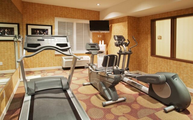 Holiday Inn Express and Suites Modesto by IHG