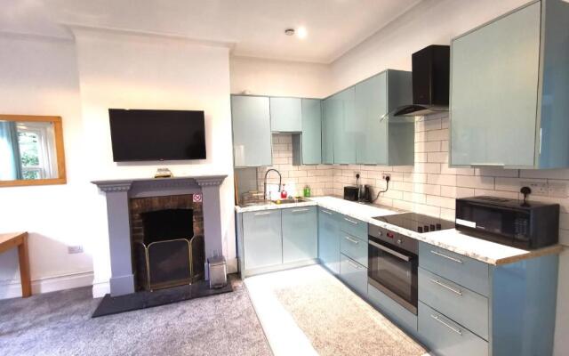 B-New Flat,4 Adults,20 mins to Beach,Netflix,Wifi