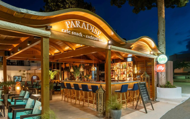 Paradise Hotel Apartments