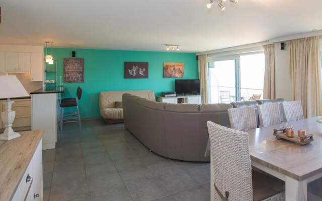 Stylish Stay w/ Sea Views