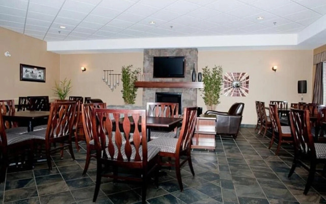 Paradise Inn & Suites Valleyview