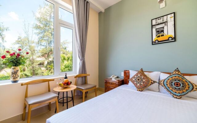 Golden Walls Homestay