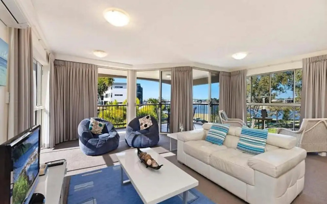 Sailfish Cove & RIVA Apartments