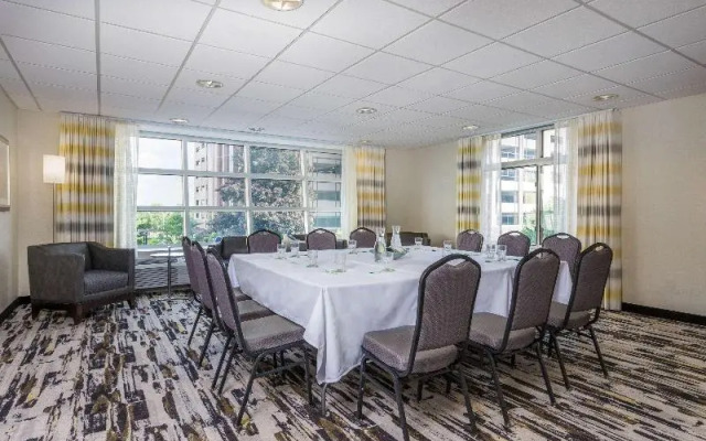 Doubletree Club By Hilton Hotel Buffalo Downtown