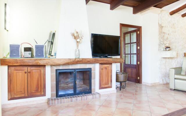 SA FONT - Villa for 6 people in Petra.