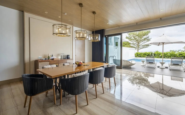 Crimson Resort & Spa Boracay