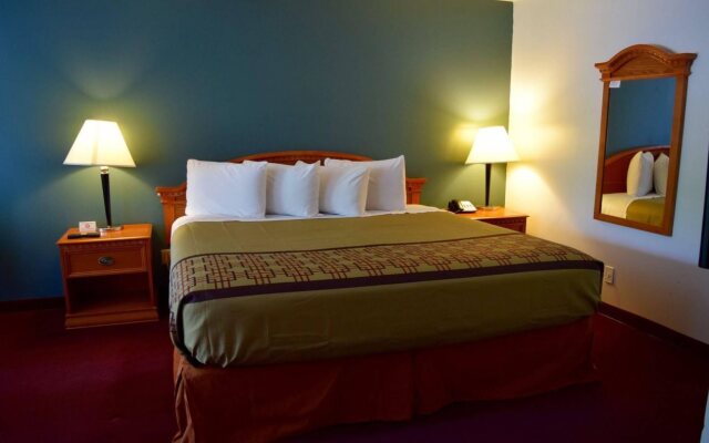 Snelling Motel