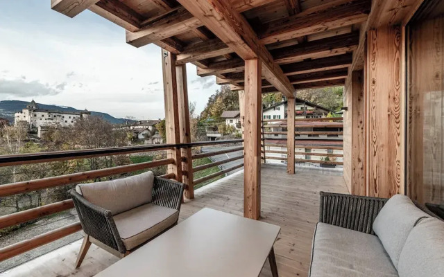 Presulis Hideaway Apartments & Restaurant