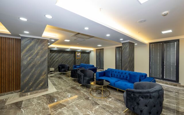 Skystar Deluxe Hotel