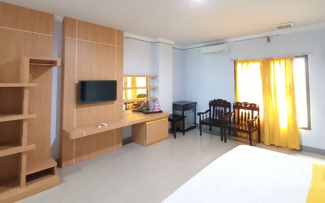 RedDoorz near Poso City Mall