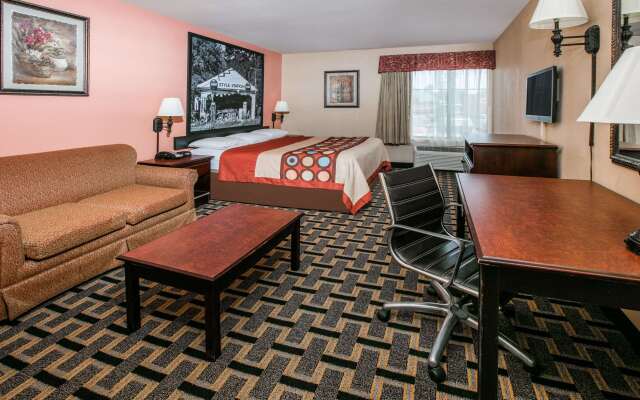 Super 8 by Wyndham Farmers Branch/North Dallas