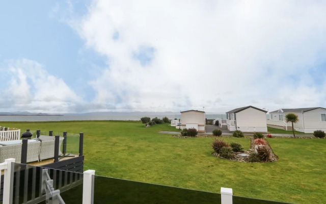 Seafront Holiday Home 2