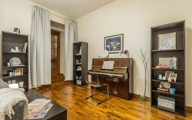 GM Apartment Serafimovicha 2