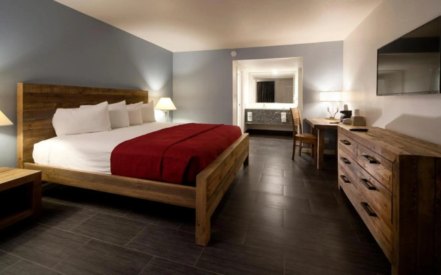 Thunderbird Hotel
